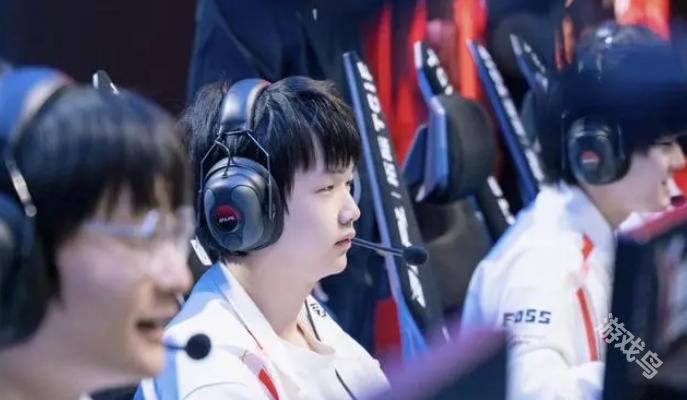 沙特電競杯TES 2:0 GEN一雪前恥JKL單殺Pezy