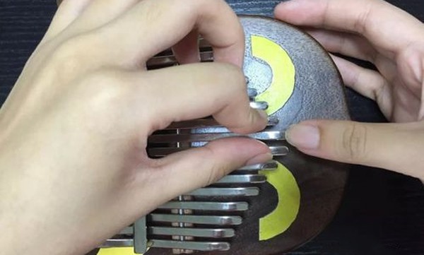 卡林巴拇指琴調(diào)音器