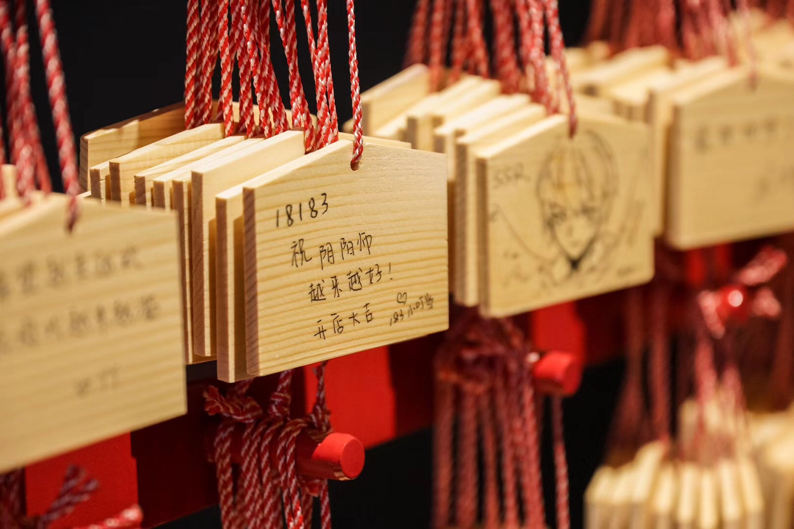 網易游戲在廣州機場火了！黑科技門店亮相，解救誤機人群