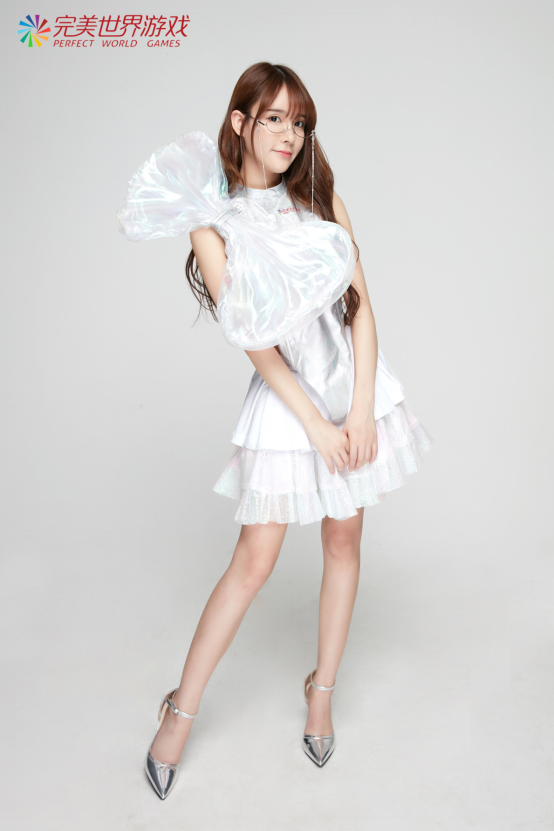 “就享不一樣” 完美世界展臺(tái)模特、Showgirl帶你走進(jìn)不一樣的ChinaJoy