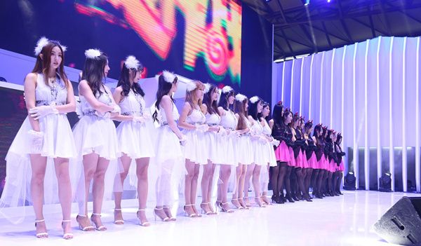 《征途2》2018 ChinaJoy美女如云 女俠英姿颯爽！
