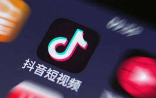 抖音上給男朋友發(fā)的短信是什么？網(wǎng)友：讓我先干了這狗糧再說！