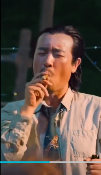 于和偉吐唾沫動圖gif表情包圖片下載截圖2