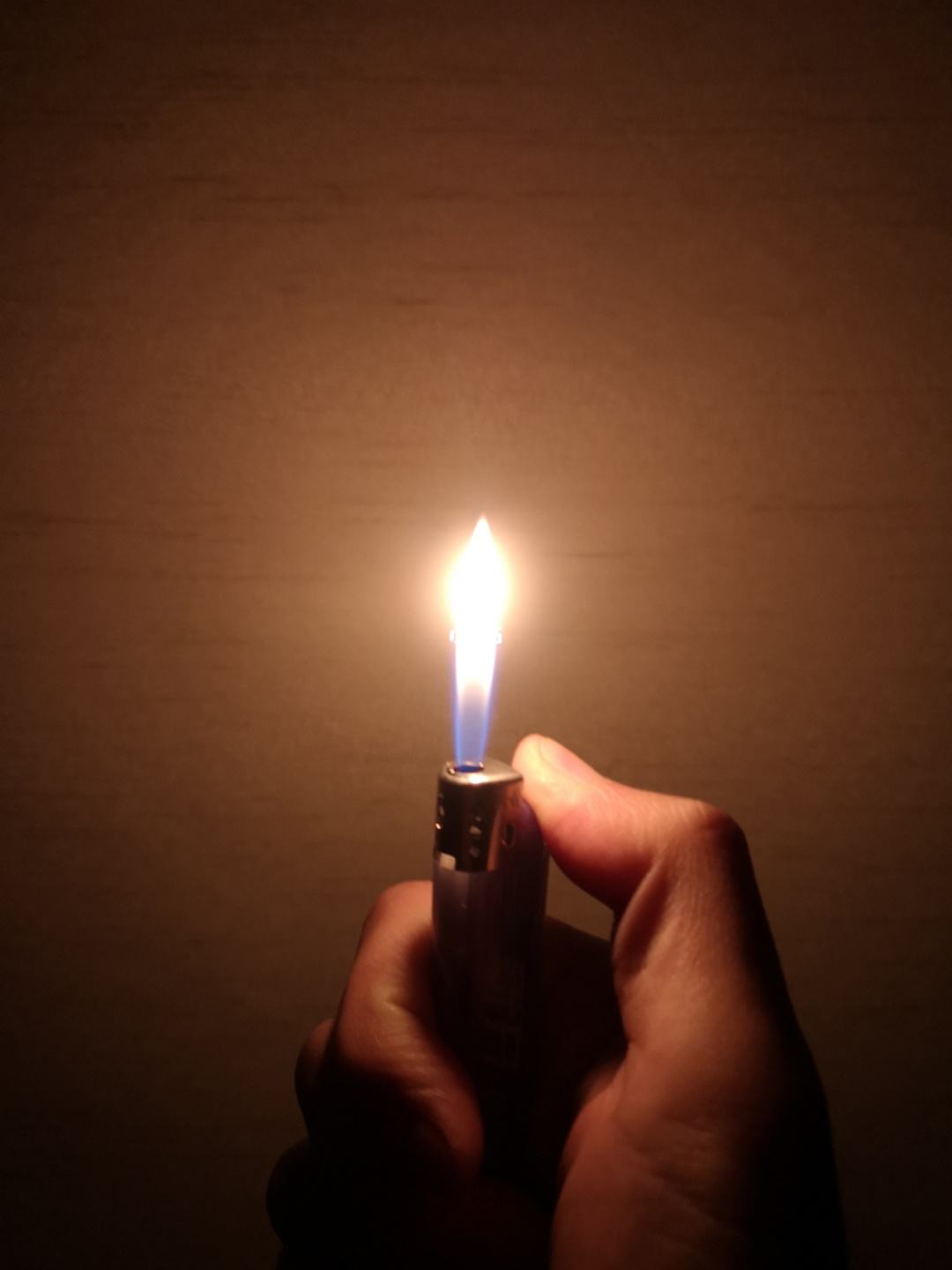 打火機(jī)圣誕樹(shù)怎么弄？抖音打火機(jī)圣誕樹(shù)教程